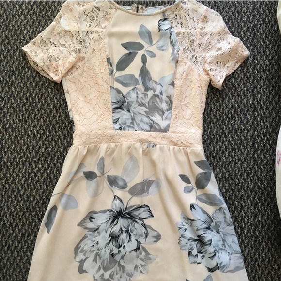 ASOS Nude Floral Lace Dress - Picture 2 of 2